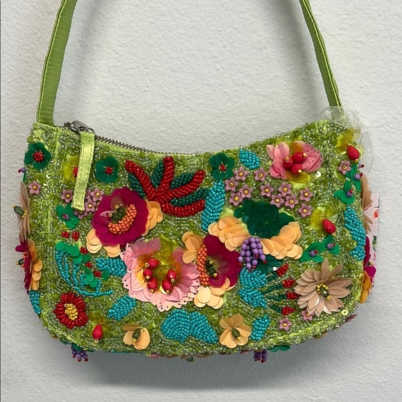 Made in India Handbags - This. Gorgeous Green 💚 💛🧡 Floral Handbag ✨